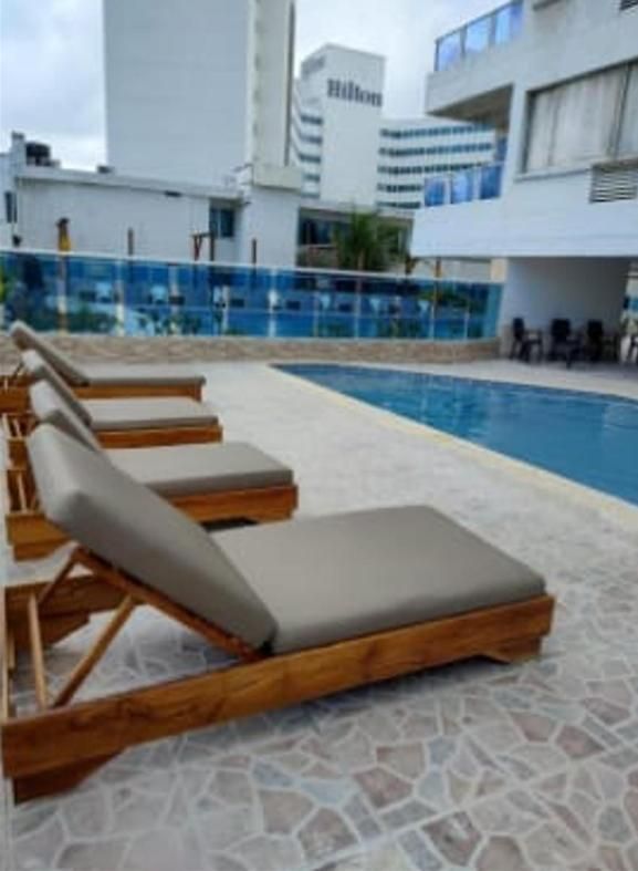 Apartamento Hermoso Con Vista A La Playa En El Laguito *