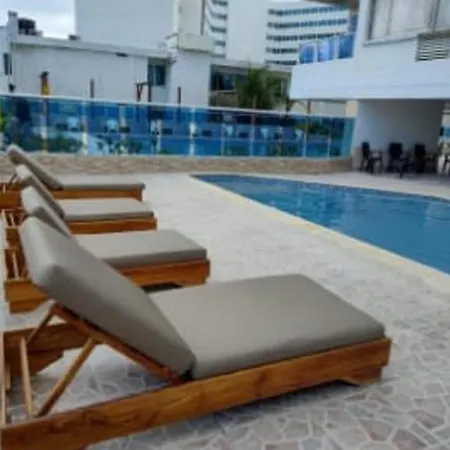 Apartamento Hermoso Con Vista A La Playa En El Laguito *