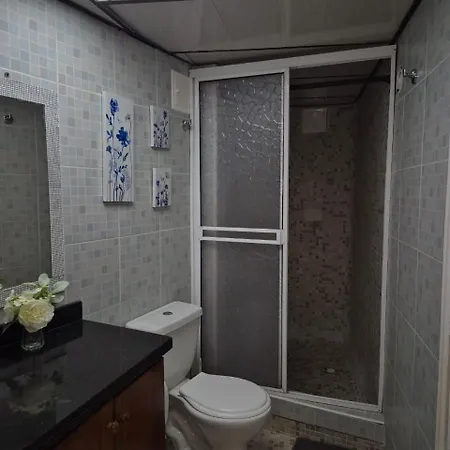 Apartamento Hermoso Con Vista A La Playa En El Laguito