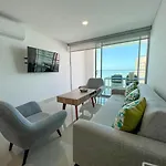 Hermoso Apartamento con vista a la Playa en el Laguito