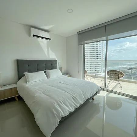 Apartamento Hermoso Con Vista A La Playa En El Laguito